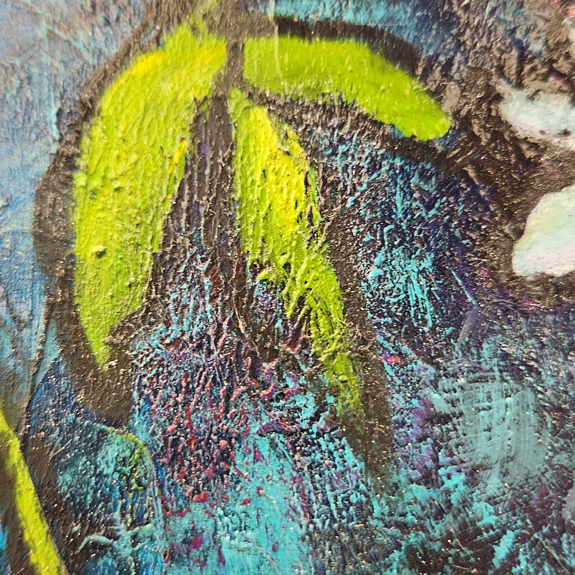 Detail — the textured ground